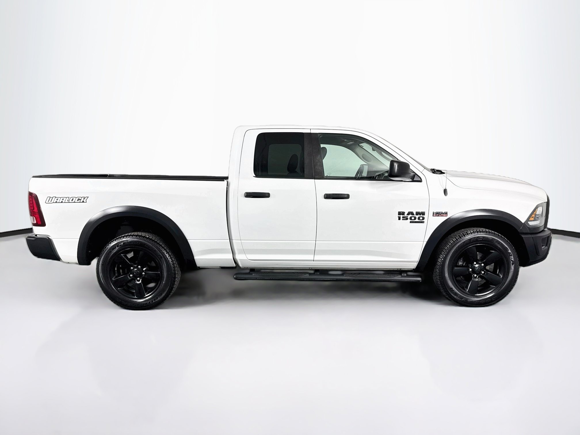 Used 2020 RAM 1500 Classic SLT AWD/4WD image 16