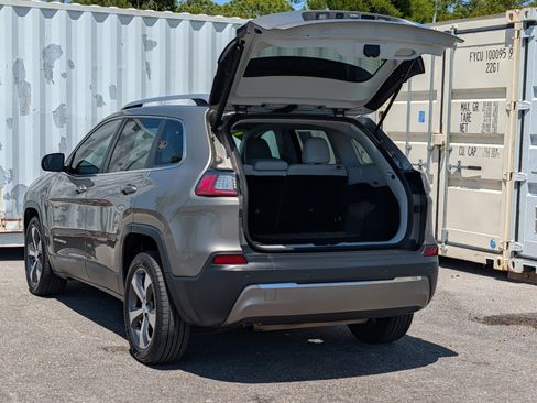 Used 2019 Jeep Cherokee Limited w/ Luxury Group image 13