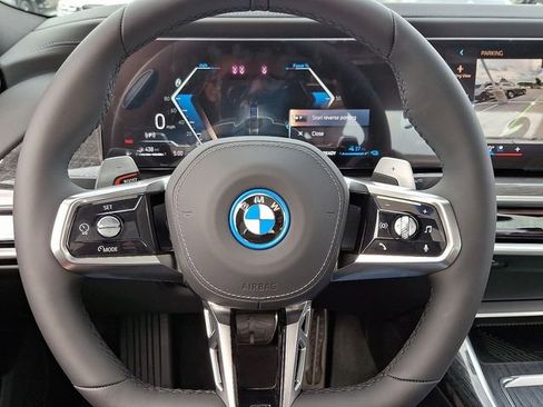 New 2025 BMW 750e xDrive 750e xDrive w/ Executive Package image 17