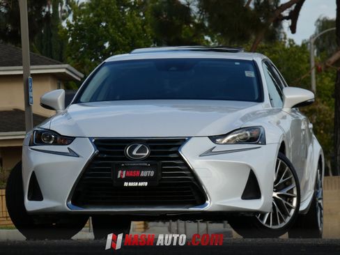 Used 2017 Lexus IS 200t RWD image 2