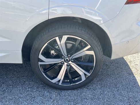 Used 2025 Volvo XC60 T8 Ultra w/ Protection Package Premier image 11