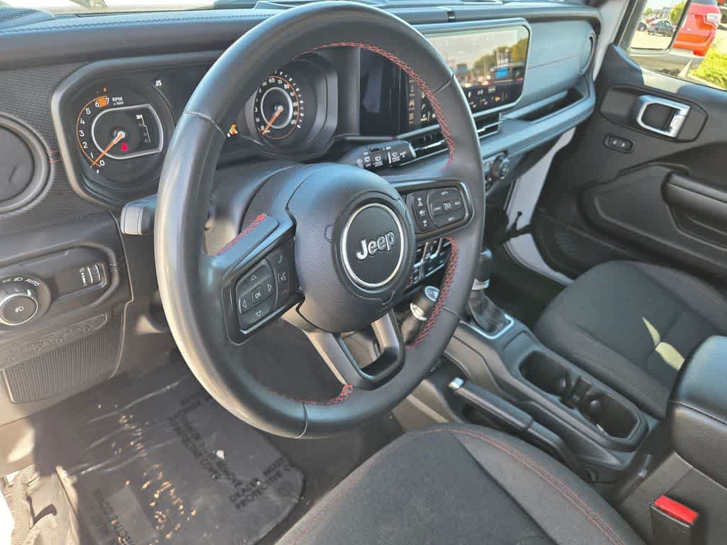 Used 2024 Jeep Wrangler Unlimited Rubicon AWD/4WD image 10