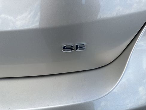 Used 2018 Ford Focus SE FWD image 12