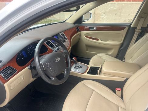 Used 2013 Hyundai Genesis 3.8 image 6