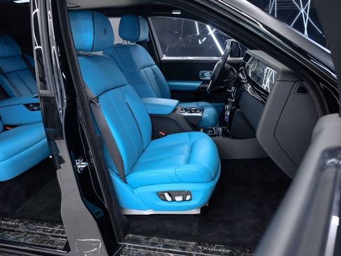 Used 2023 Rolls-Royce Phantom Sedan RWD image 59