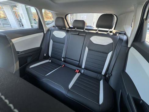 New 2026 Volkswagen Taos SEL image 22