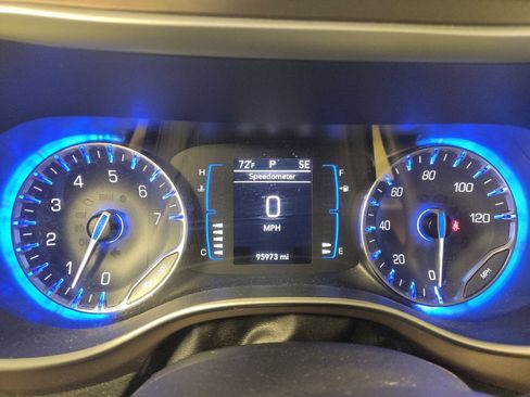 Used 2022 Chrysler Voyager LX FWD image 23