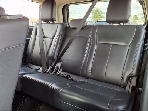 Used 2024 Ford Expedition Max XLT image 18