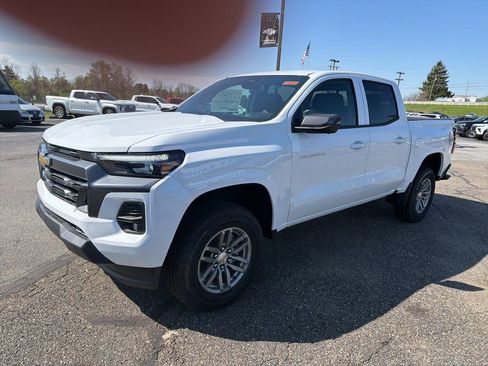 New 2026 Chevrolet Colorado LT w/ LT Convenience Package AWD/4WD image 3