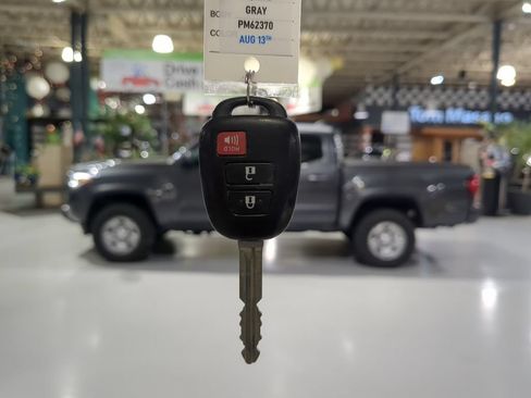 Used 2023 Toyota Tacoma SR AWD/4WD image 4