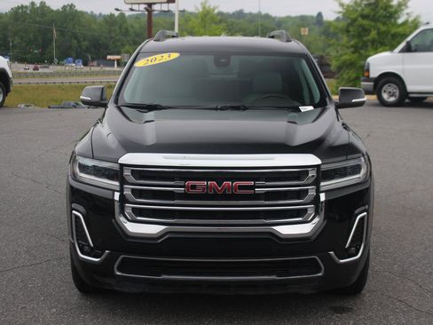 Used 2023 GMC Acadia SLT FWD image 2