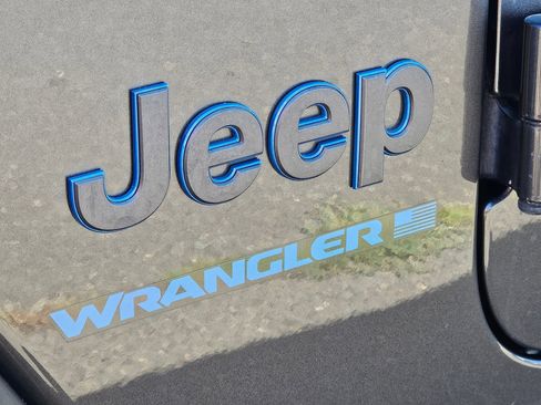 Used 2023 Jeep Wrangler Unlimited Rubicon 4xe w/ Cold Weather Group AWD/4WD image 26