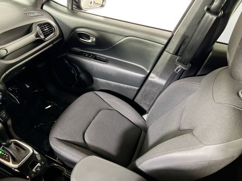 Used 2022 Jeep Renegade Altitude AWD/4WD image 22