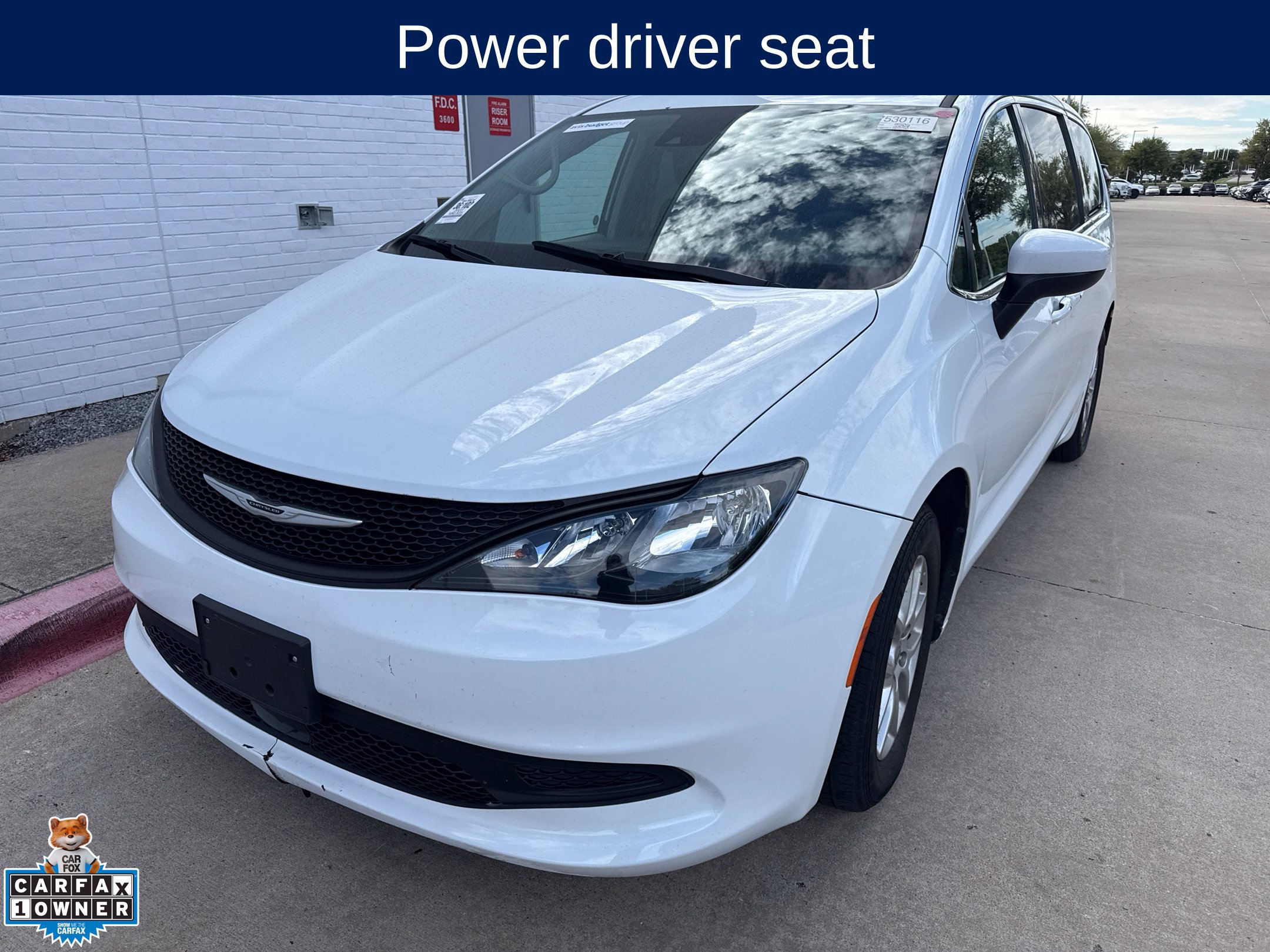 Used 2023 Chrysler Voyager LX FWD image 8