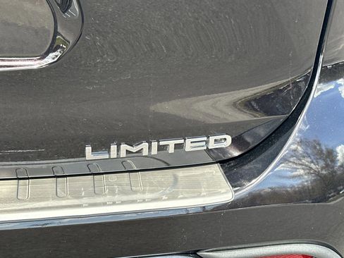 Used 2022 Toyota Highlander Limited image 25