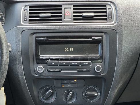 Used 2014 Volkswagen Jetta S image 16