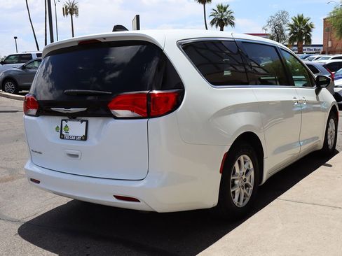 Used 2023 Chrysler Voyager LX FWD image 13