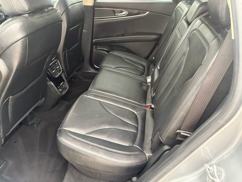 Used 2022 Lincoln Nautilus FWD w/ Premium Package image 36