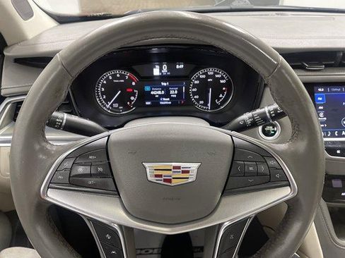 Used 2021 Cadillac XT5 Premium Luxury FWD image 23