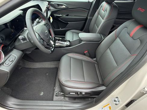 New 2026 Chevrolet Trax RS w/ Sunroof Package FWD image 13