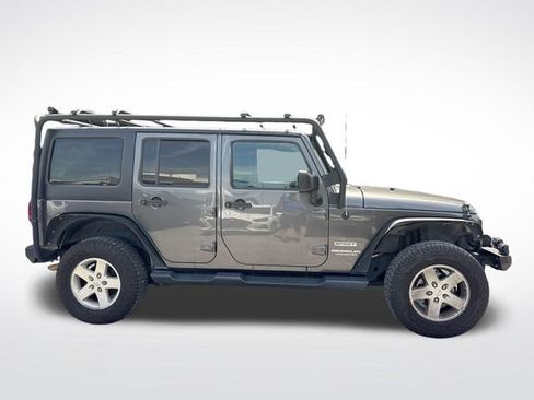 Used 2017 Jeep Wrangler Unlimited Sport w/ Connectivity Group AWD/4WD image 7