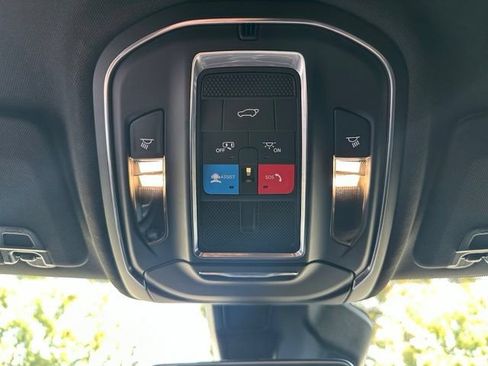 Used 2025 Jeep Grand Cherokee Limited RWD image 29