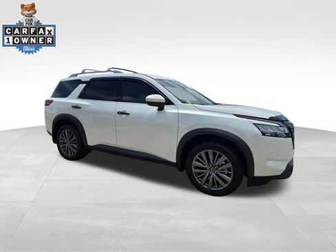 Used 2024 Nissan Pathfinder SL w/ SL Premium Package AWD/4WD image 11