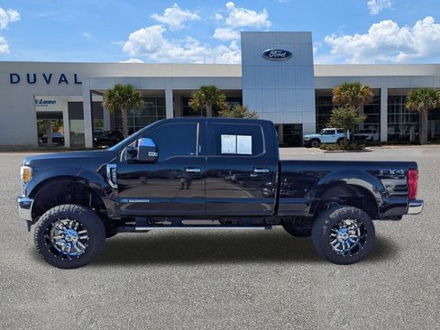 Used 2017 Ford F250 XLT w/ XLT Premium Package image 7