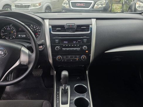Used 2013 Nissan Altima 2.5 FWD image 22