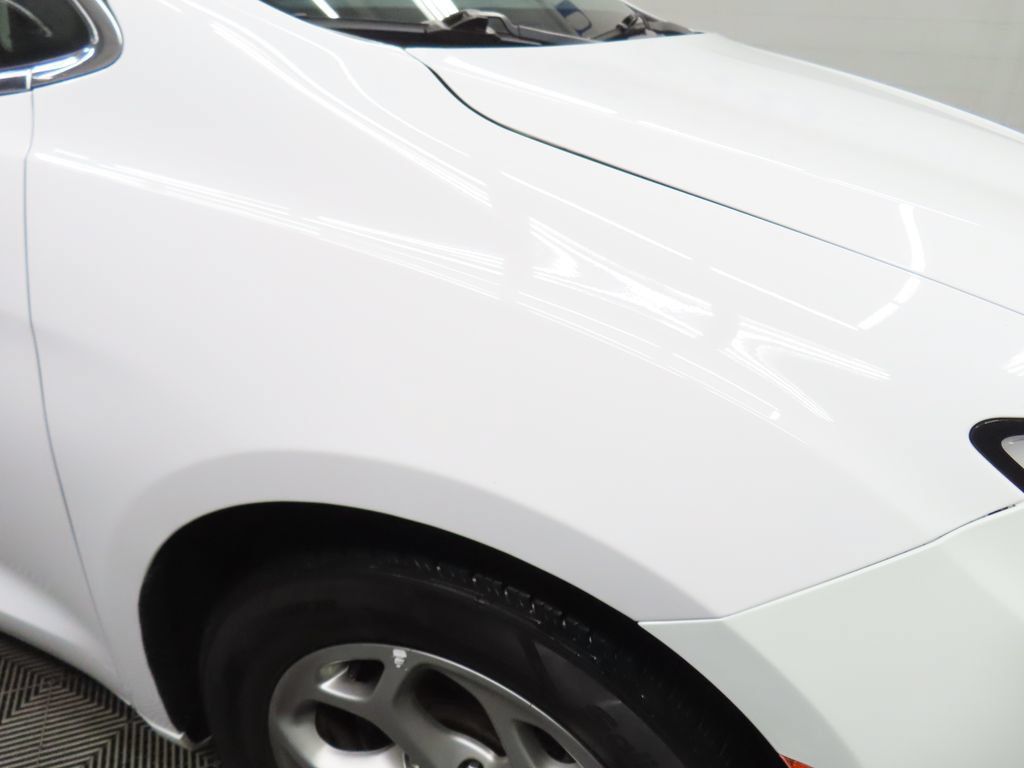 Used 2024 Chrysler Pacifica Limited FWD image 31