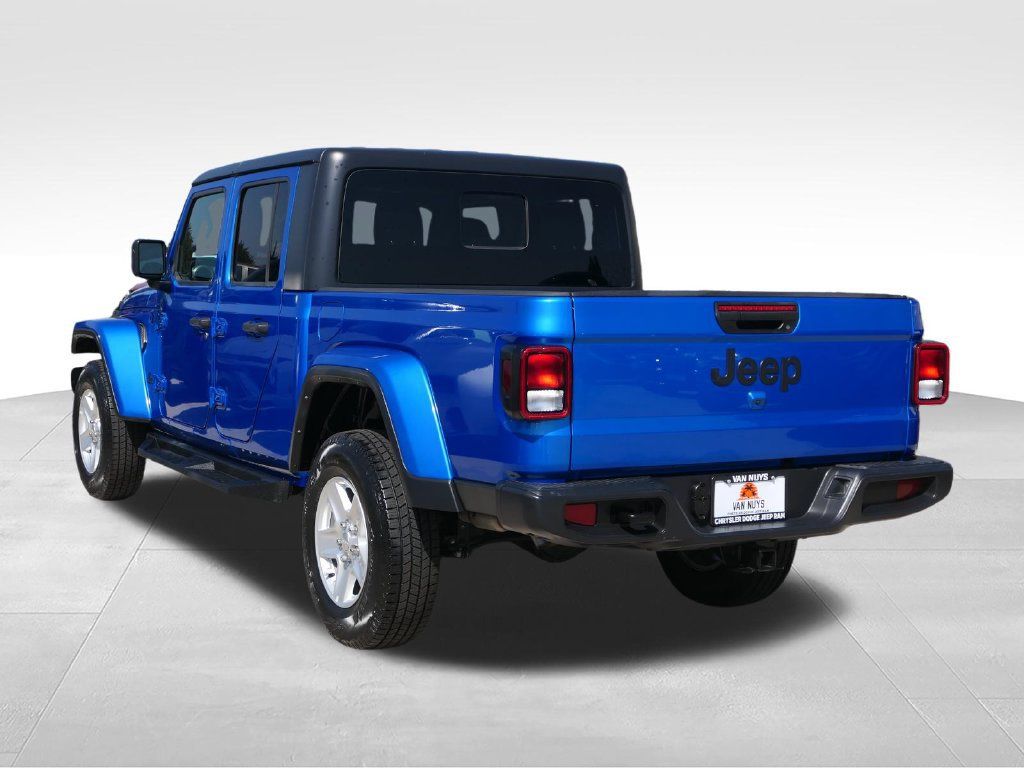 Certified 2023 Jeep Gladiator Sport AWD/4WD image 6