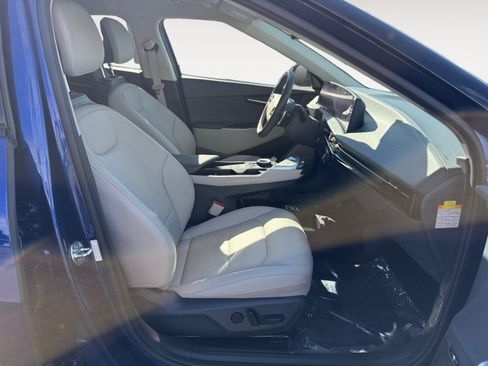 Used 2024 Kia EV6 Wind RWD image 19