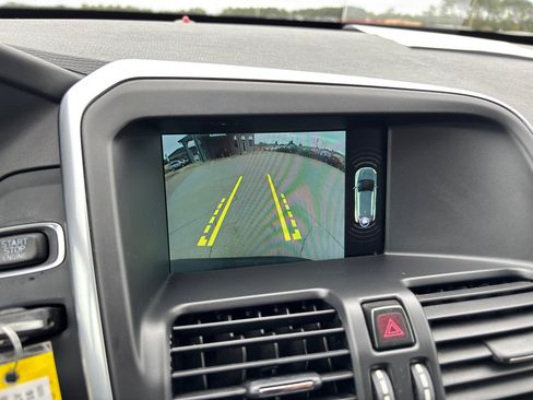 Used 2016 Volvo XC60 T5 Premier w/ Proximity Package image 17