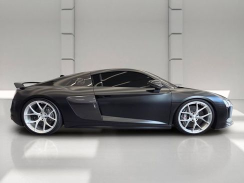 Used 2017 Audi R8 V10 plus AWD/4WD image 3