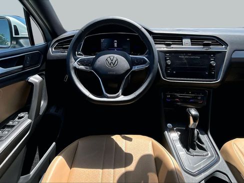 Used 2022 Volkswagen Tiguan SE FWD image 6