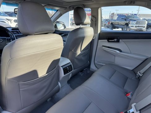 Used 2014 Toyota Camry XLE image 33