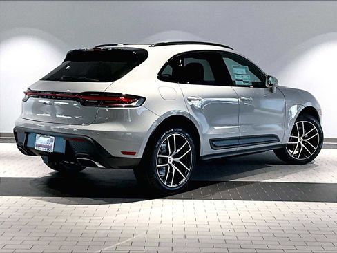 New 2026 Porsche Macan image 7