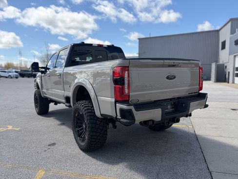 New 2026 Ford F250 Lariat w/ Black Appearance Package AWD/4WD image 7