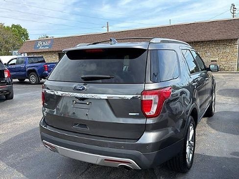 Used 2016 Ford Explorer XLT w/ Equipment Group 202A AWD/4WD image 4