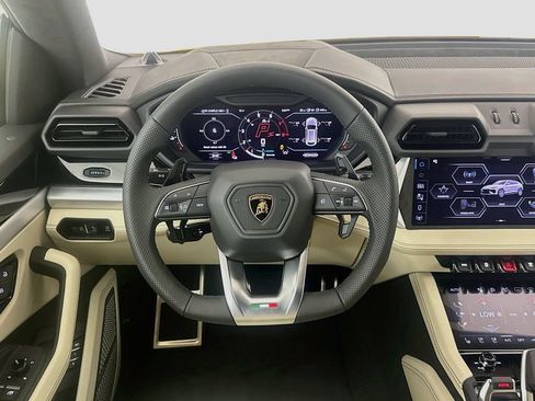 Used 2026 Lamborghini Urus SE AWD/4WD image 25