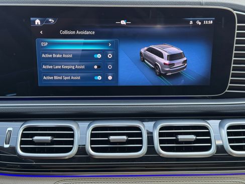 Used 2024 Mercedes-Benz GLS 580 4MATIC image 32