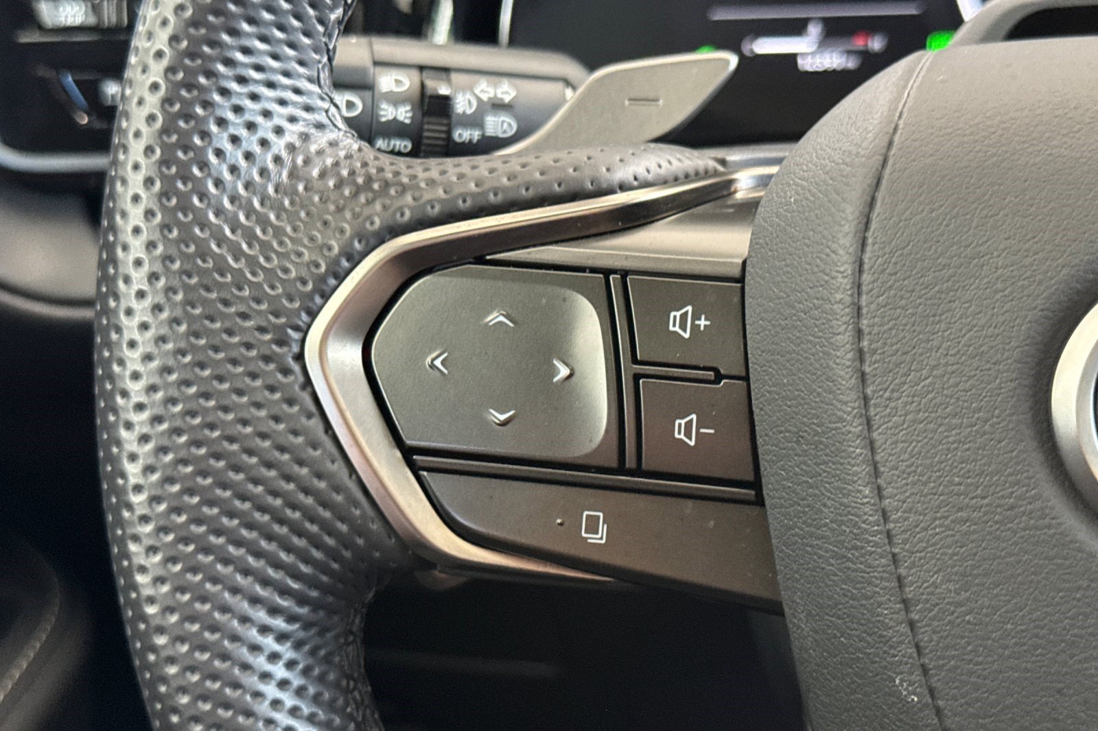 Certified 2026 Lexus TX 500h AWD w/ Technology Package image 33