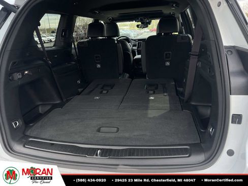 Used 2024 Jeep Grand Cherokee L Altitude AWD/4WD image 11