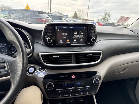 Used 2020 Hyundai Tucson SEL w/ Cargo Package image 16