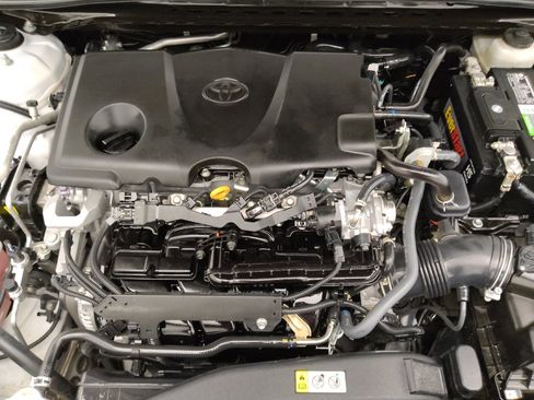 Used 2022 Toyota Camry LE image 30