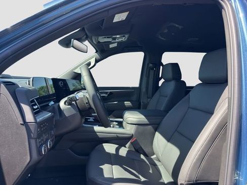 New 2026 Chevrolet Suburban LT w/ Comfort Package AWD/4WD image 9