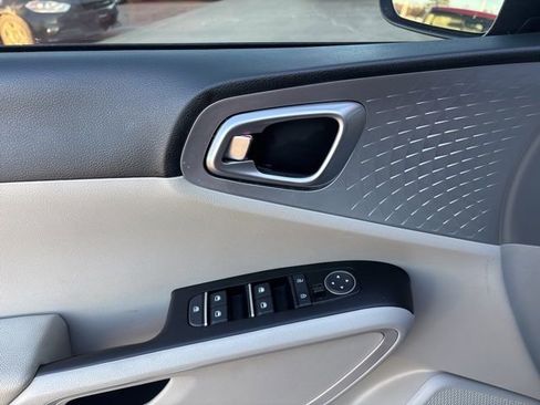 Used 2024 Kia Soul LX image 11