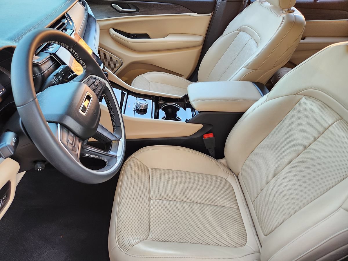 Used 2023 Jeep Grand Cherokee L Limited w/ Luxury Tech Group II RWD image 32