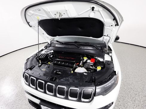 Used 2022 Jeep Compass Latitude AWD/4WD image 12