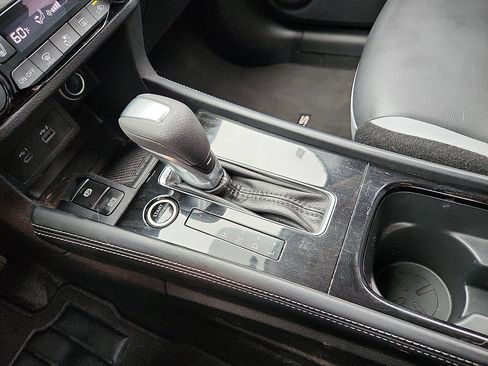 Used 2024 Nissan Kicks SR w/ SR Premium Package FWD image 12